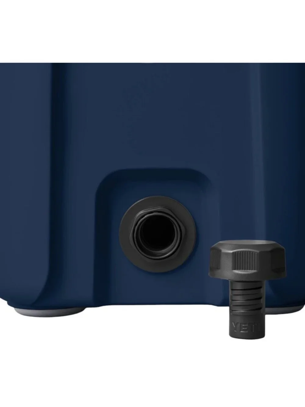 YETI Roadie 15 Hard Cooler in Navy Blue with tags Travel Outdoors